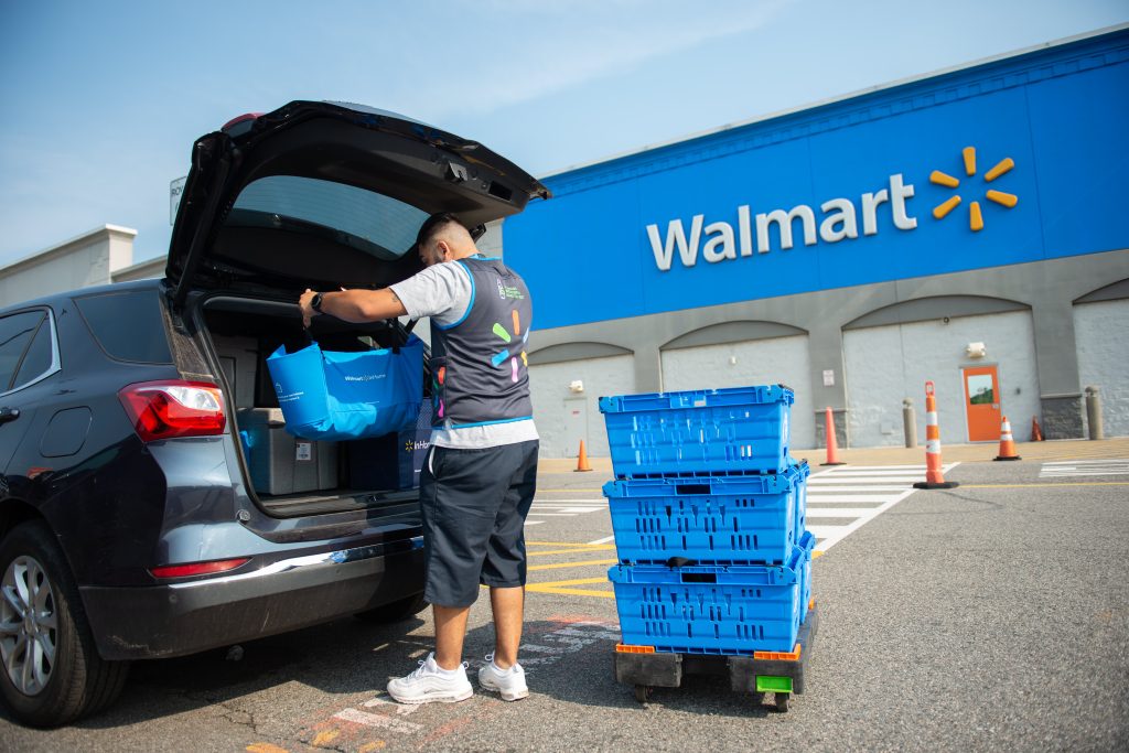 do-walmart-delivery-drivers-know-if-you-tip